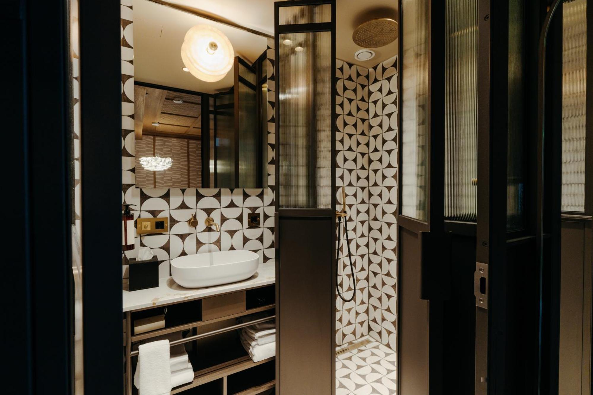 The Diamond Amsterdam Hotel Exterior photo